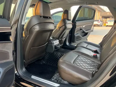 Audi A8 2021, 90000 км, за 328000 CNY - фото 8