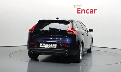 Volvo V40 2016, 97313 км, за 7900000 KRW