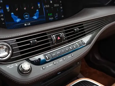 Lexus LS 2019, 145000 км, за 229600 CNY - фото 17