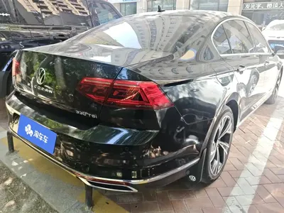 Volkswagen Magotan 2022, 46900 км, за 99100 CNY