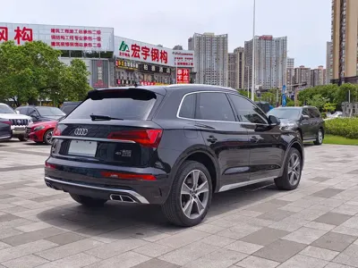 Audi Q5L 2021, 77000 км, за 169000 CNY