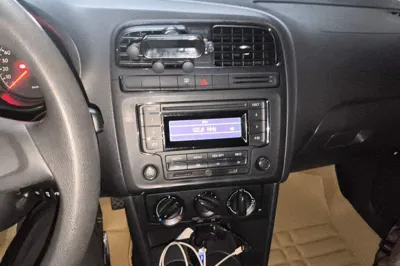 Volkswagen Polo 2014, 87500 км, за 22832.88 CNY