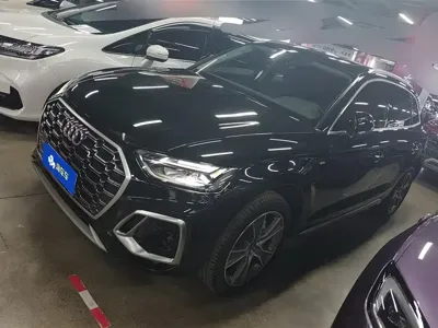 Audi Q5L · 2022 год