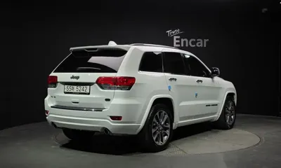 Jeep Cherokee 2018, 64005 км, за 17800000 KRW