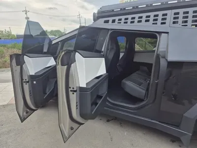 Tesla Cybertruck 2024, 13334 км, за 140000000 KRW - фото 9