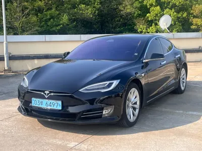 Tesla Model S · 2020 год