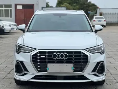 Audi Q3 2021, 45000 км, за 109500 CNY