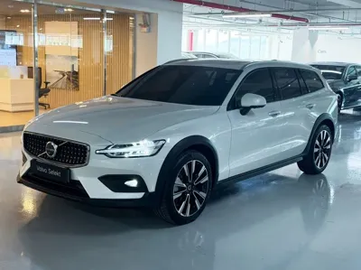 Volvo V60 · 2025 год