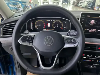 Volkswagen Tayron 2022, 13000 км, за 199800 CNY