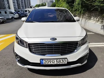 Kia Canival · 2017 год