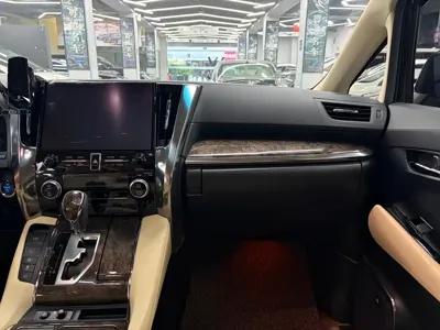 Toyota Vellfire 2021, 58000 км, за 548000 CNY - фото 12