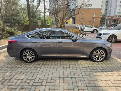 Hyundai Genesis 2016, 114607 км, за 11000000 KRW