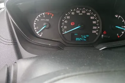 Ford Escort 2017, 89200 км, за 37082.92 CNY - фото 11