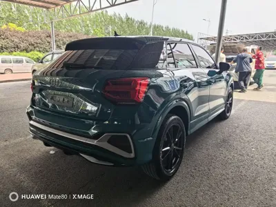 Audi Q2L 2022, 5000 км, за 135800 CNY