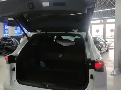 Toyota Crown Kluger 2022, 128500 км, за 179300 CNY
