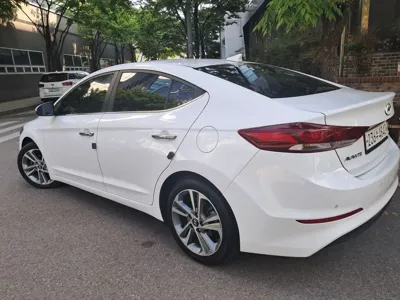 Hyundai Avante 2018, 182906 км, за 7800000 KRW