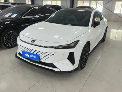 Changan UNI-V iDD · 2025 год