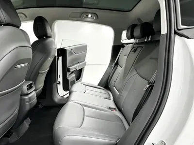 Xpeng G6 2025, 10000 км, за 103500 CNY