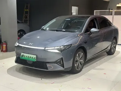 Xpeng P5 · 2022 год