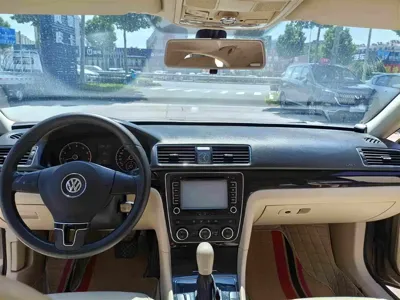 Volkswagen Passat 2012, 192000 км, за 15800 CNY - фото 11