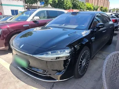 享界 享界S9T 2025, 7500 км, за 284800 CNY