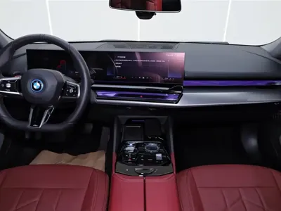 BMW i5 2025, 12800 км, за 239000 CNY