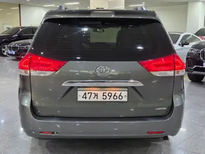 Toyota Sienna 2012, 55178 км, за 13500000 KRW