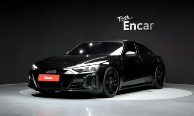 Audi RS e-tron GT · 2022 год