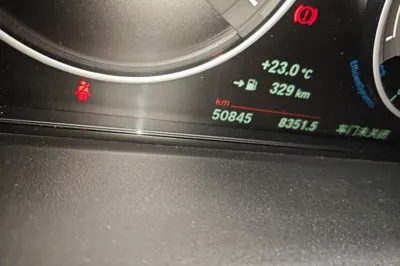 BMW 3 Series 2018, 50800 км, за 101996.73 CNY - фото 9