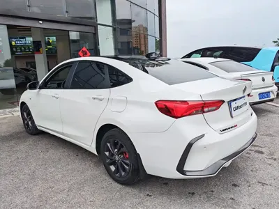 Buick Verano 2022, 44000 км, за 53000 CNY