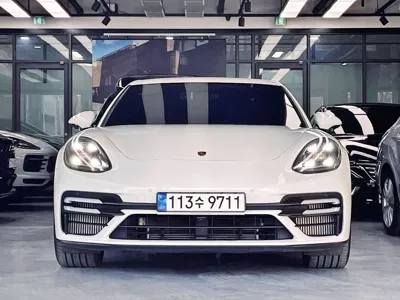 Porsche Panamera · 2021 год