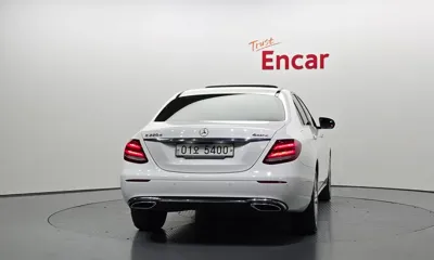 Mercedes-Benz E-Class 2018, 175412 км, за 22000000 KRW - фото 4