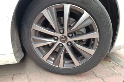 Lexus ES 2018, 94000 км, за 151037.28 CNY - фото 8