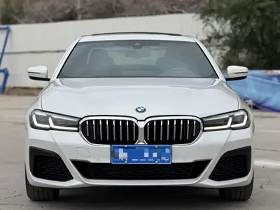 BMW 5 Series 2022, 70000 км, за 189899 CNY
