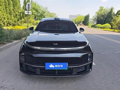 Li Auto Li L7 2025, 28900 км, за 242100 CNY