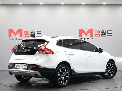 Volvo V40 2019, 72000 км, за 14300000 KRW