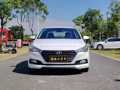 Hyundai Verna 2017, 86000 км, за 23800 CNY