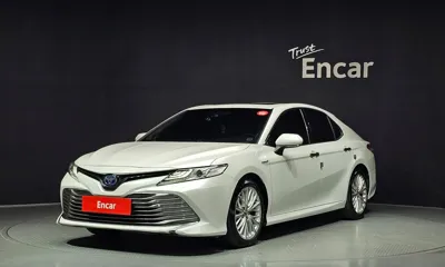 Toyota Camry · 2019 год