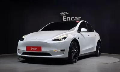 Tesla Model Y · 2021 год