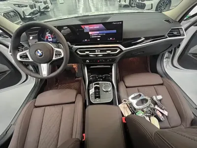 BMW 3 Series 2023, 12700 км, за 243800 CNY - фото 14