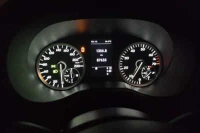 Mercedes-Benz Vito 2018, 87600 км, за 123403.54 CNY - фото 12