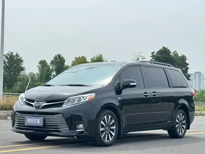 Toyota Sienna · 2019 год