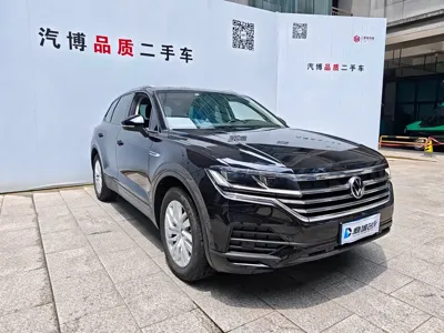 Volkswagen Touareg 2021, 240000 км, за 138000 CNY