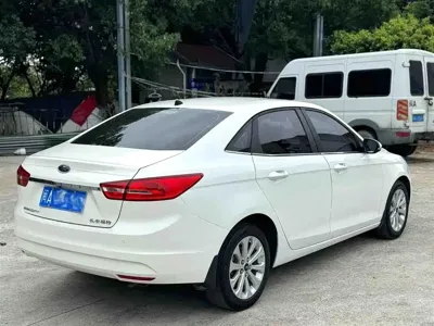 Ford Escort 2017, 103000 км, за 24800 CNY