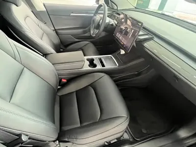Tesla Model 3 2022, 32000 км, за 139800 CNY - фото 11