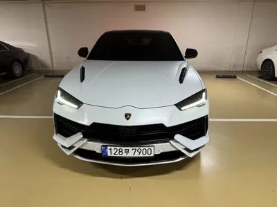 Lamborghini Urus 2023, 8395 км, за 345000000 KRW