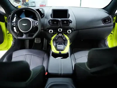 Aston Martin V8 Vantage 2018, 35200 км, за 838000 CNY - фото 43