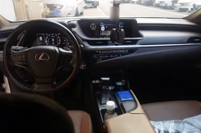 Lexus ES 2018, 94000 км, за 119032.44 CNY - фото 9