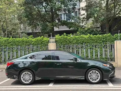 Lexus ES 2017, 150000 км, за 86800 CNY