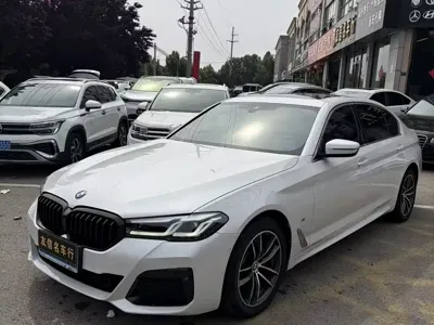 BMW 5 Series 2022, 90000 км, за 162800 CNY - фото 1